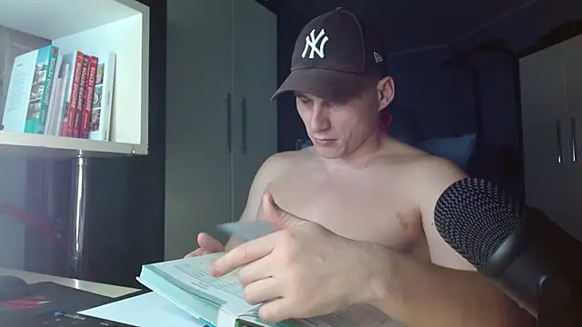 Poliglotjoe1 online show from 11/28/25, 06:54