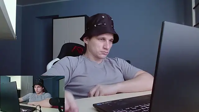 Poliglotjoe1 online show from 02/10/26, 02:21