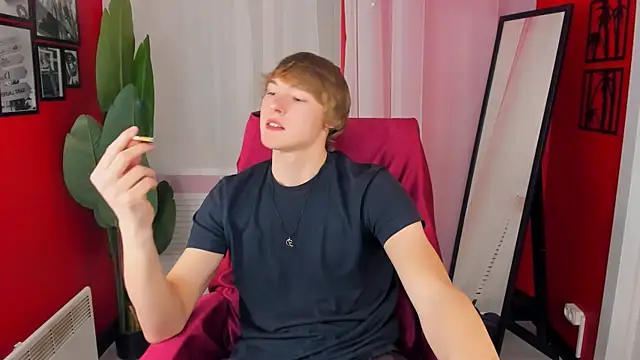 DonaldWoon online show from 11/24/25, 03:45