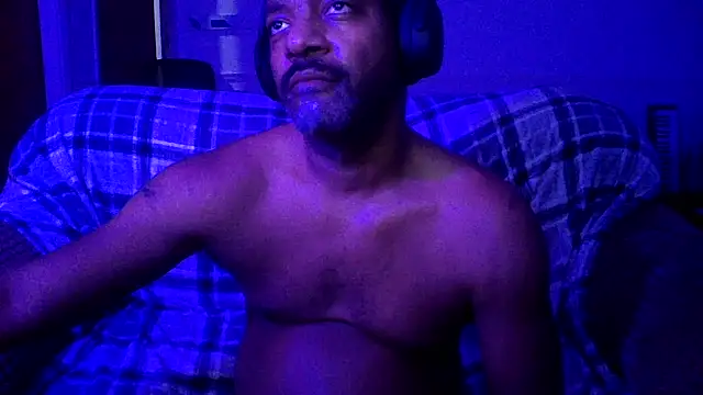 Snapshot of helickemdry22 chatting on 12/05/25, 12:47 helickemdry22 online show from 12/05/25, 12:47