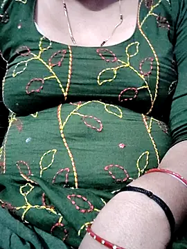 Snapshot of yamunna647 chatting on 11/20/25, 11:10 yamunna647 online show from 11/20/25, 11:10