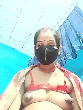 Snapshot of Nandani-758 chatting on 01/11/26, 11:10 Nandani-758 online show from 01/11/26, 11:10