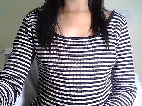 Snapshot of Bold_girl23 chatting on 01/14/26, 04:01 Bold girl23 online show from 01/14/26, 04:01