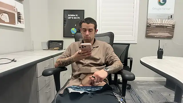 sethhtx713 online show from 04/17/26, 05:21