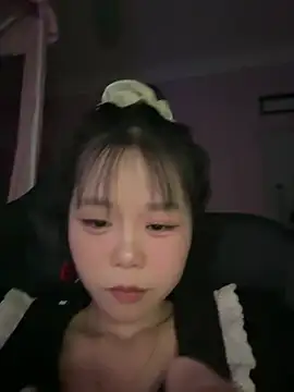 Kiee-lee online show from 04/15/26, 07:58