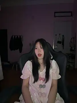 Kiee-lee online show from 05/18/26, 06:36
