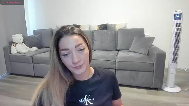 Snapshot of rossana_doll chatting on 07/14/26, 07:13 rossana doll online show from 07/14/26, 07:13