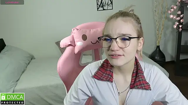 Megan Lora online show from 01/15/26, 12:59