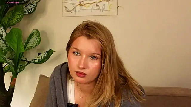 ImiMonroe online show from 04/18/26, 05:55