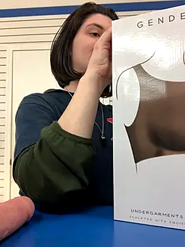 Kora Kat online show from 12/17/25, 07:47