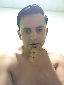 art-e9-2 online show from 11/28/25, 01:25