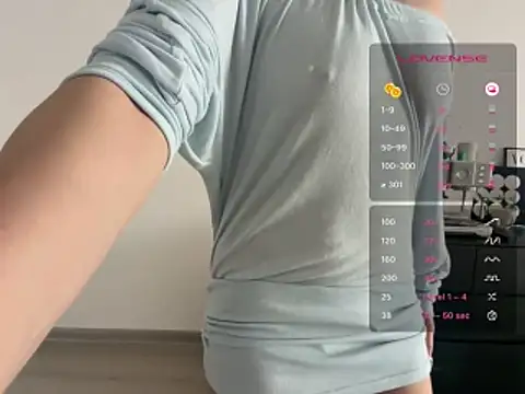 Snapshot of mitao_xx chatting on 06/14/26, 02:24 mitao xx online show from 06/14/26, 02:24