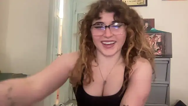 ariapeachy online show from 12/01/25, 05:45