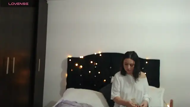 Alice Sinclair  online show from 02/09/26, 01:59