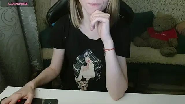   Katherine    online show from 11/20/25, 09:03