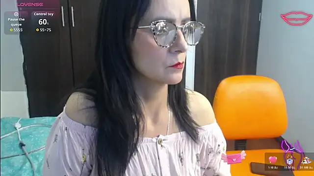 Juliana  lx online show from 11/25/25, 01:11