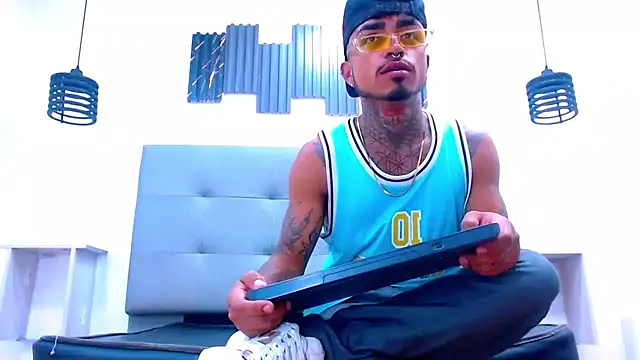 Hot Latino x online show from 01/08/26, 12:18