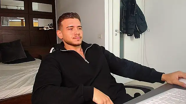 ElijahThorne online show from 01/18/26, 06:17