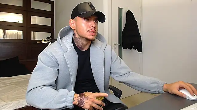 ElijahThorne online show from 02/05/26, 06:40