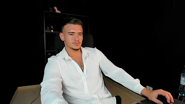 Snapshot of ElijahThorne chatting on 04/10/26, 06:40 ElijahThorne online show from 04/10/26, 06:40