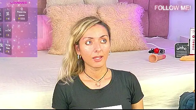 Lunitaa Diva online show from 12/04/25, 07:00