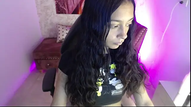 Snapshot of Aylanny_m chatting on 01/16/26, 02:21 Aylanny m online show from 01/16/26, 02:21