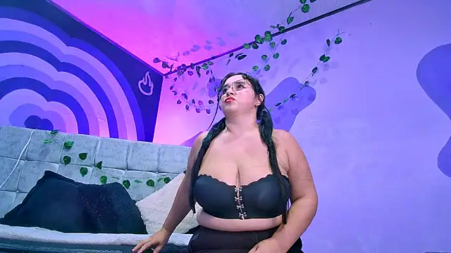 Snapshot of Lorena_Adamsx chatting on 11/28/25, 06:54 Lorena Adamsx online show from 11/28/25, 06:54