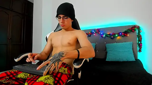 eren jeager online show from 12/22/25, 01:13