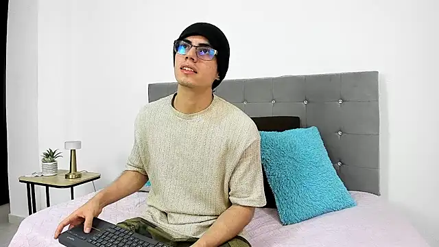 eren jeager online show from 01/07/26, 08:11