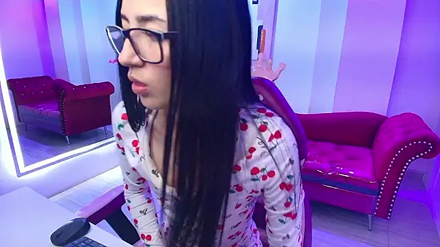 Emily andrews online show from 02/11/26, 07:19