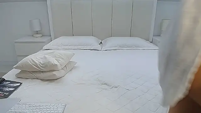 Milena29 online show from 03/22/25, 05:28