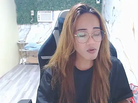 imadriana12 online show from 11/23/25, 07:52