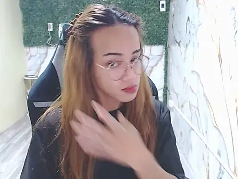 imadriana12 online show from 11/24/25, 08:36