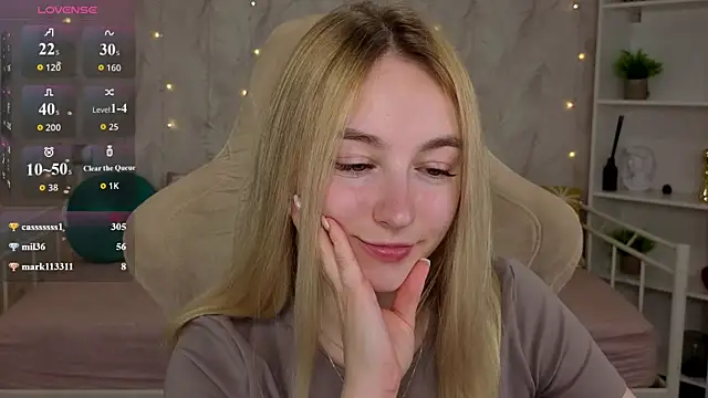 Snapshot of Shy_Polly chatting on 07/23/26, 01:58 Shy Polly online show from 07/23/26, 01:58