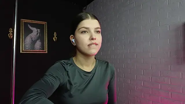 Sierra Maddison online show from 12/05/25, 07:50