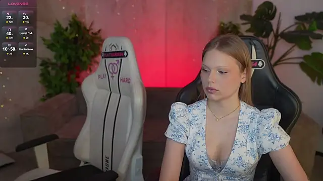 Charlotte Dreams online show from 07/30/26, 02:49