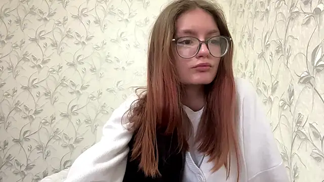 TishGiardino online show from 12/04/25, 01:04