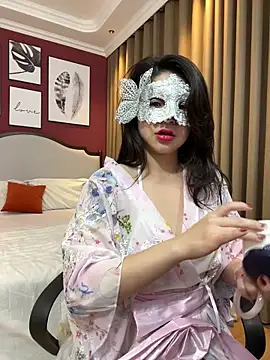 Snapshot of Queen-of-Love chatting on 12/02/25, 02:12 Queen-of-Love online show from 12/02/25, 02:12