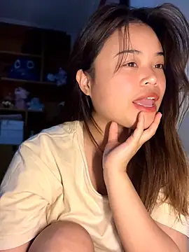 Toffee-00 online show from 04/19/26, 08:57