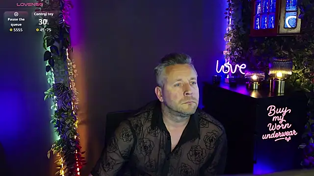 Hunter Fl online show from 04/15/26, 03:52