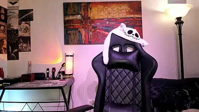 Snapshot of aress_damon chatting on 02/05/26, 12:04 aress damon online show from 02/05/26, 12:04