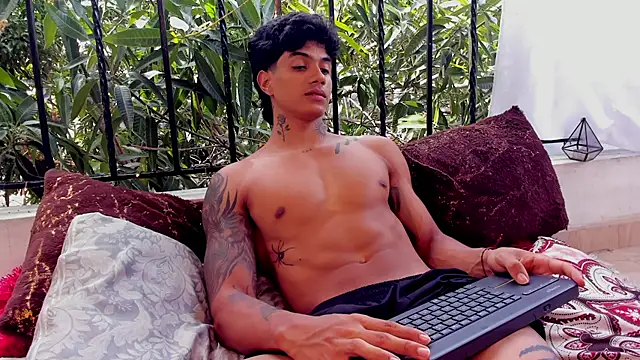 aress damon online show from 04/25/26, 07:11