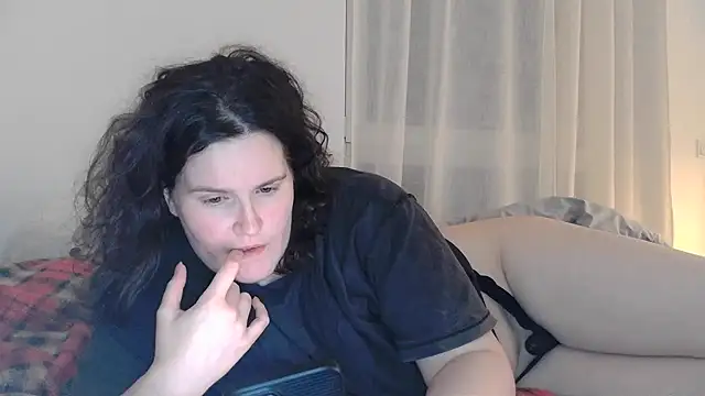 Snapshot of ada_in_europe chatting on 12/18/25, 12:22 ada in europe online show from 12/18/25, 12:22