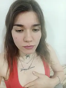 frutillitaaok  online show from 11/24/25, 03:39