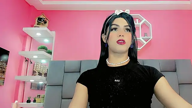 DaleskaSanchez online show from 12/04/25, 09:23