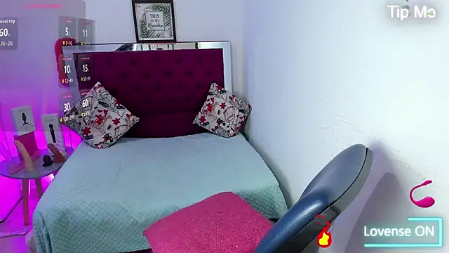 Samantha  F W online show from 06/25/26, 07:29