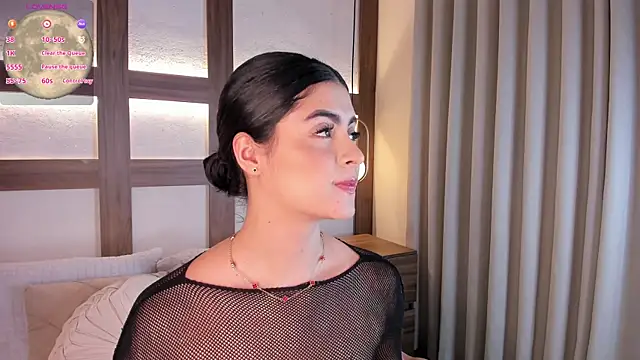 SarhaVega online show from 12/14/25, 01:49