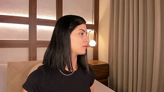 SarhaVega online show from 03/25/26, 01:06