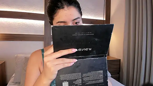 SarhaVega online show from 03/29/26, 12:49