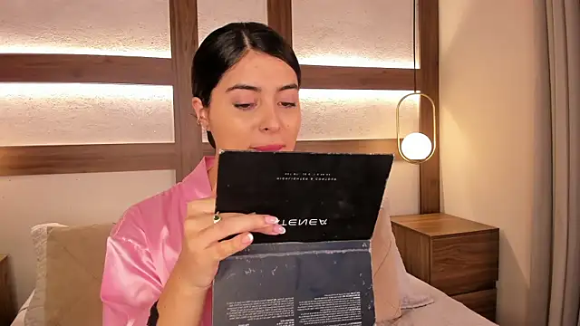 SarhaVega online show from 04/12/26, 01:16